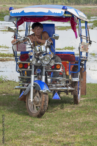 Tuk Tuk in Thailand mit Fahrer © Digitalpress