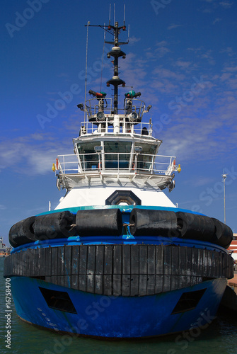 Rimorchiatore ormeggiato nel porto di Cagliari photo