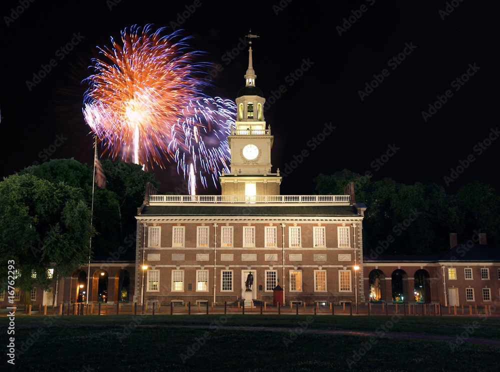 Fototapeta premium Independence Hall Fireworks