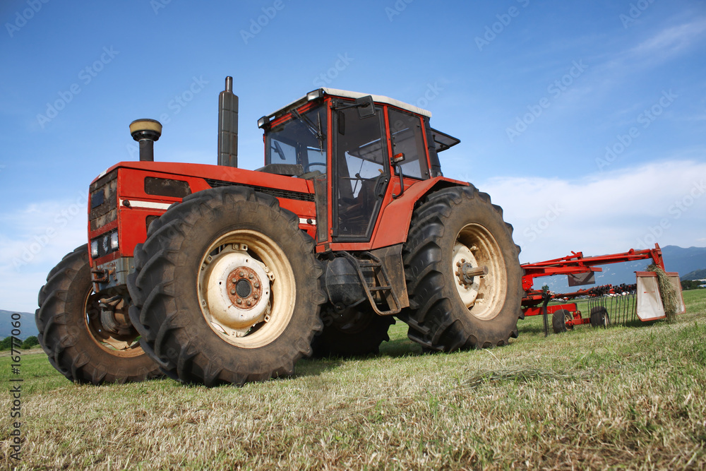Obraz premium Tractor on field