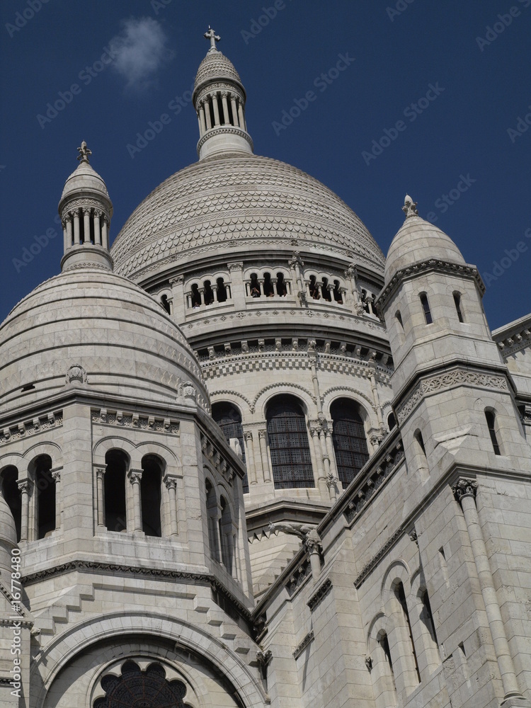 Cimborrio y torres del Sacre Coeur de Paris