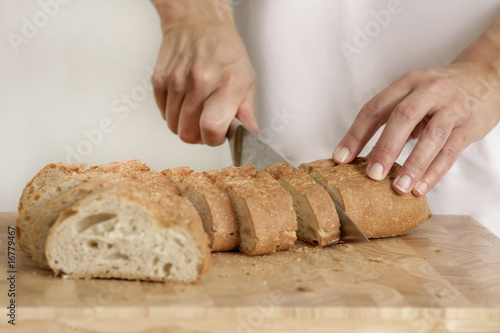 brot schneiden