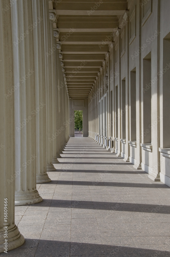 Fototapeta premium Cityhall Karlsruhe, Säulenallee