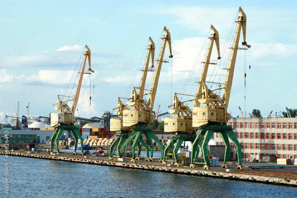 Old harbor crane