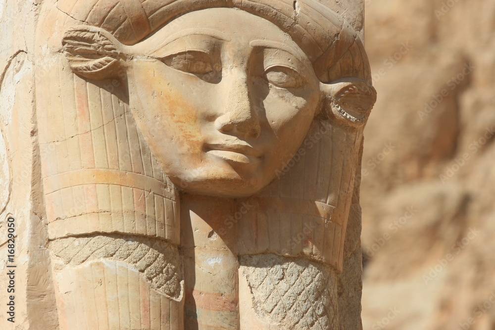 Fototapeta premium Déesse Hathor au temple d'Hatchepsout en Egypte