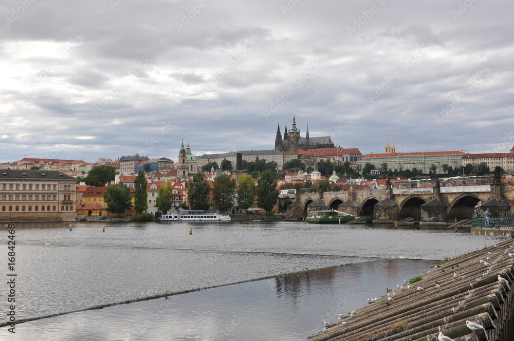 Obraz premium Unwetter über Prag