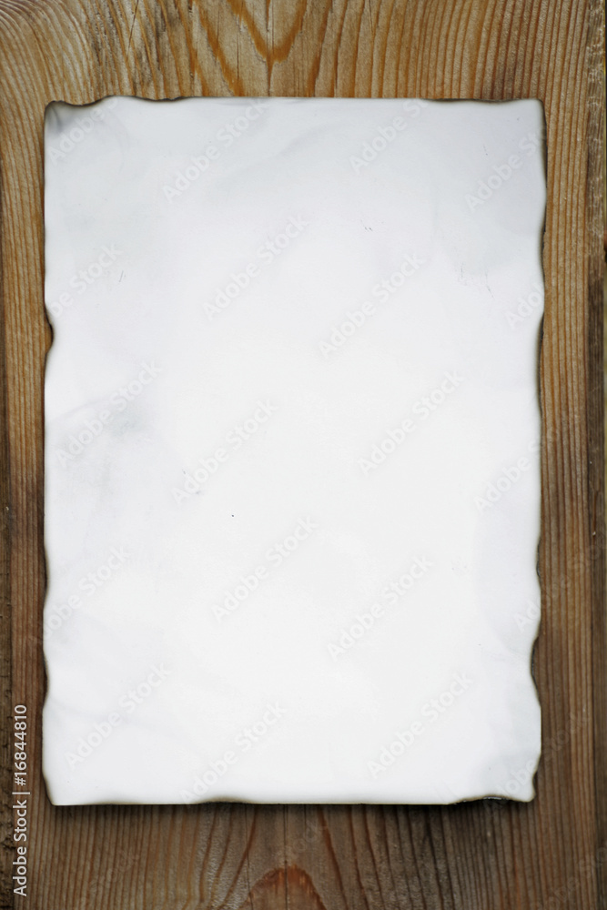 Obraz premium zettel an der holz wand