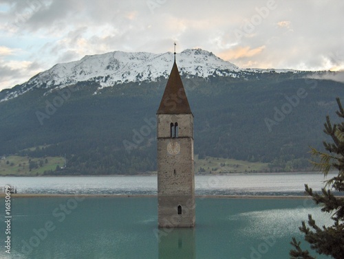 Der Turm im See photo