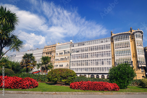Casas con galerías en La Coruña (Galicia).
