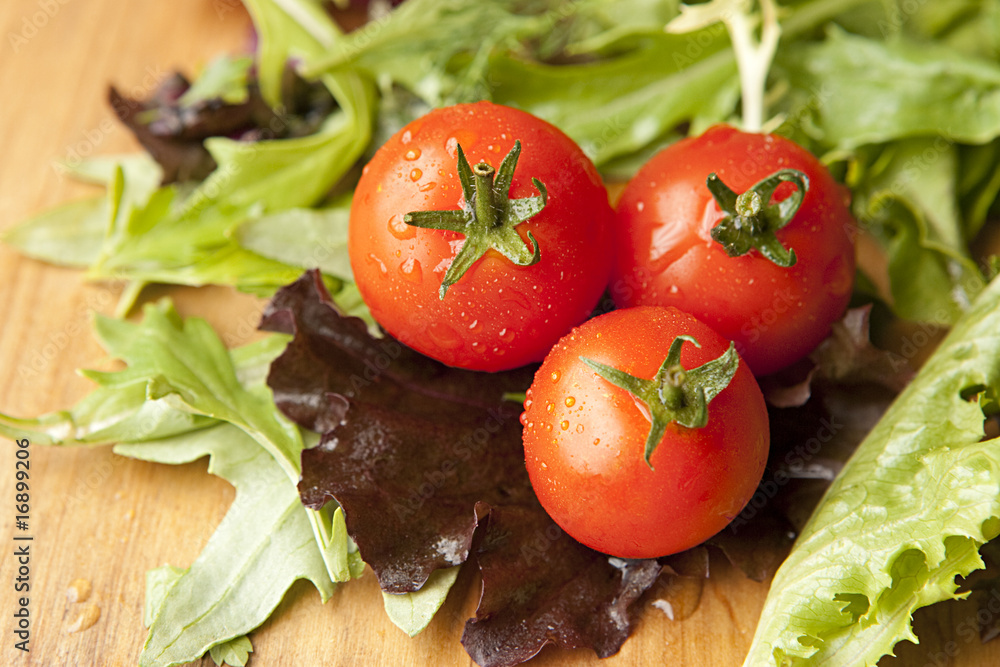 Tomato in Lettuce Salad Tomato in Lettuce Salad