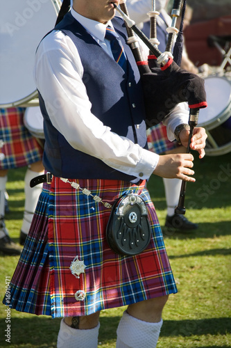 Photo Scottish bagpiper