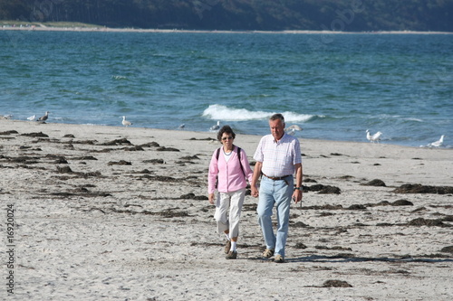 Senioren Urlaub Meer Strand Spaziergange