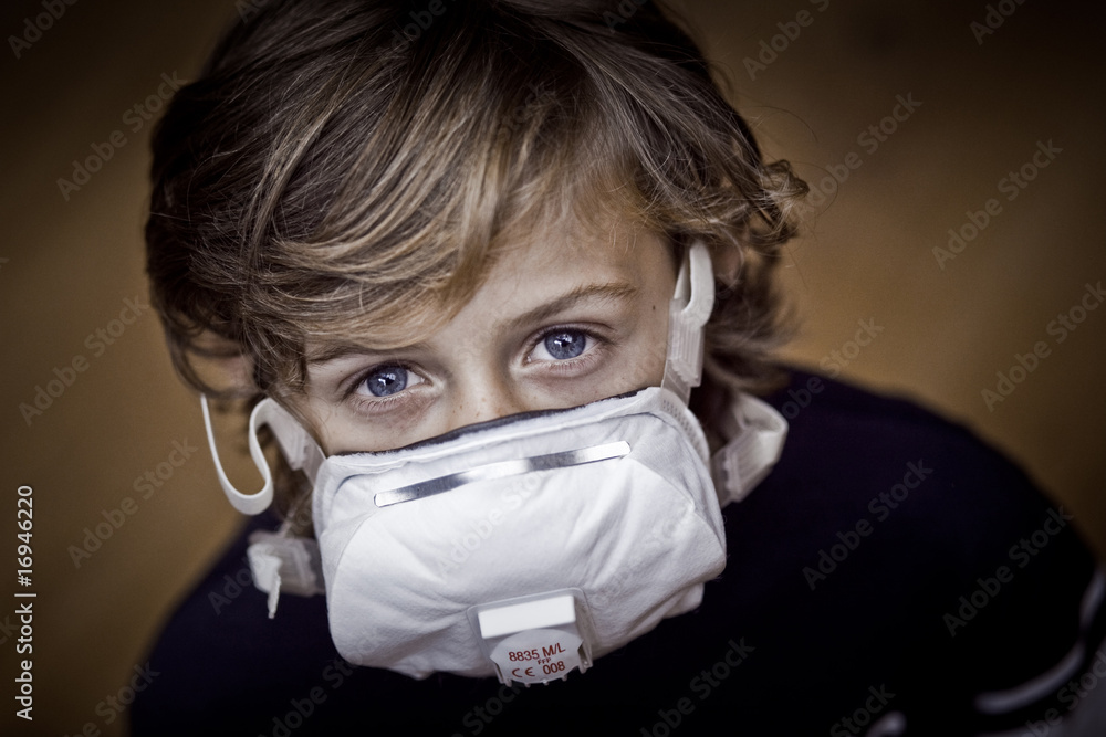 grippe A h1n1 virus masque protéger enfant protection respirer Stock Photo  | Adobe Stock