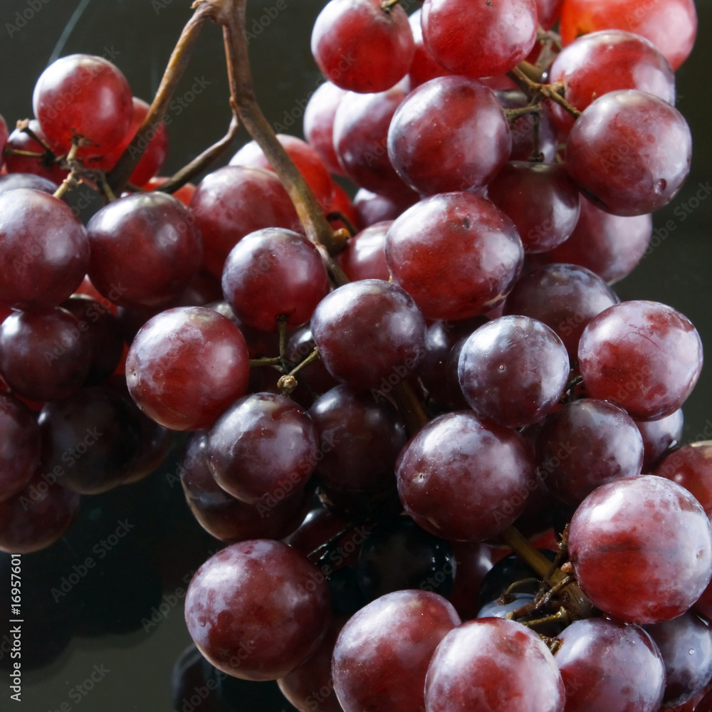 Fototapeta premium bunch of fresh grapes.