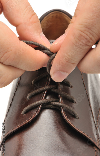 To fasten bootlace on shoes