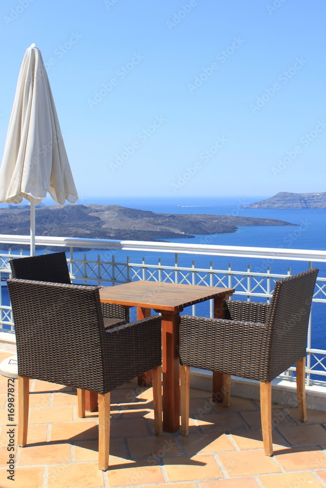 Fototapeta premium Hôtel à Santorin avec vue sur la Caldeira - Cyclades - Grèce