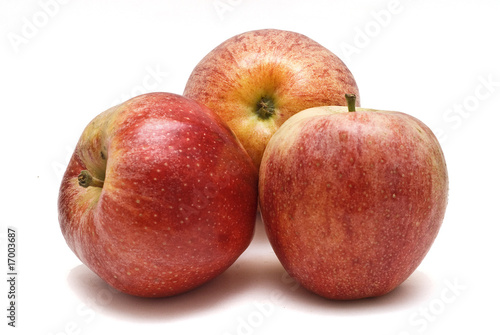 Trio de manzanas.