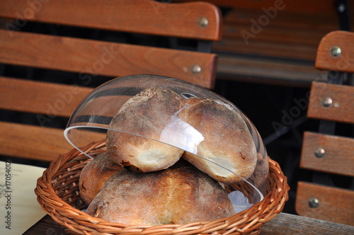 Brötchen im Korb