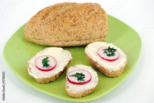 bread with radish