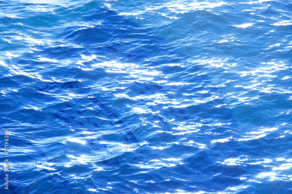 Obraz premium 楽譜と海