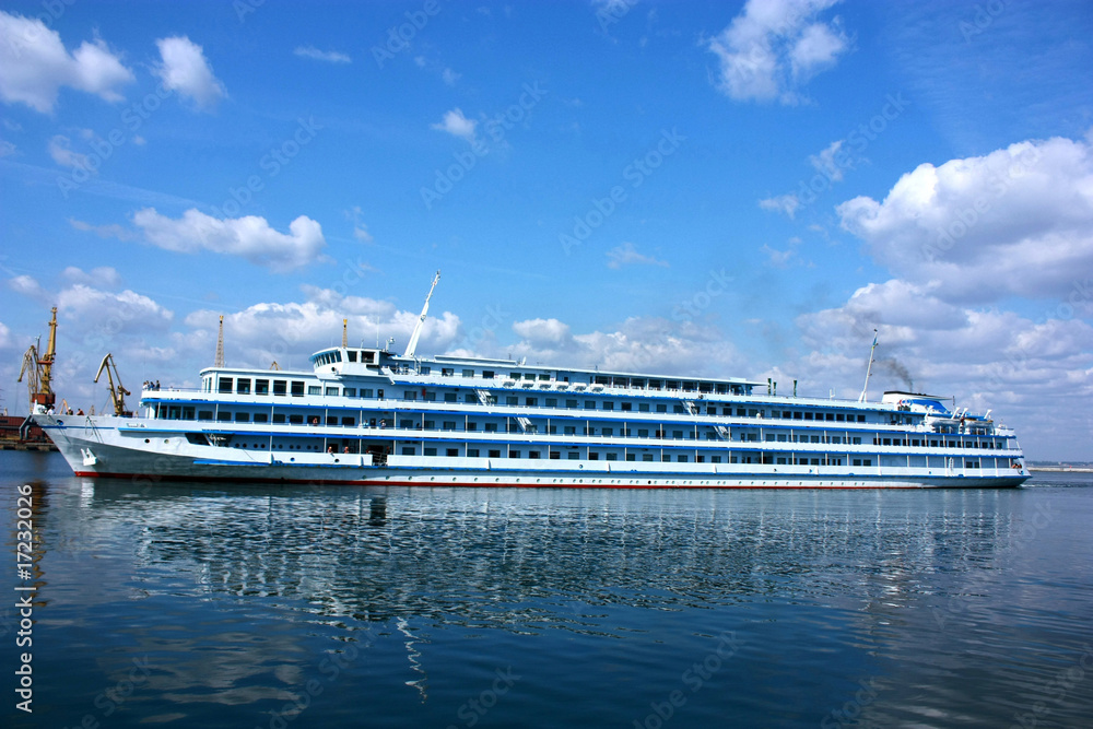 white blue cruise ship