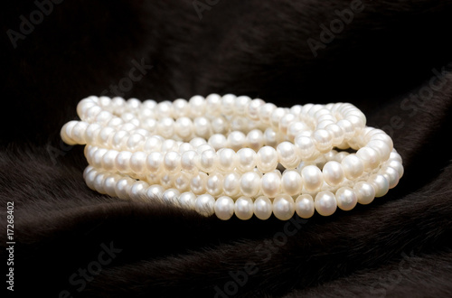 Rolled White Pearl String