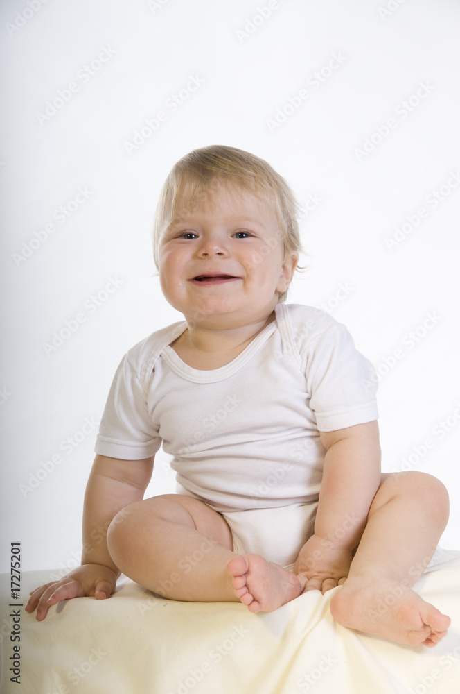 baby sitzend baby sitzend