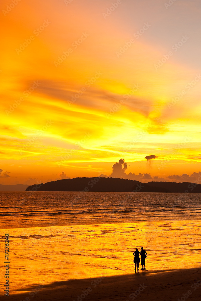 Obraz premium Sunset at Ao Nang beach, south of Thailand