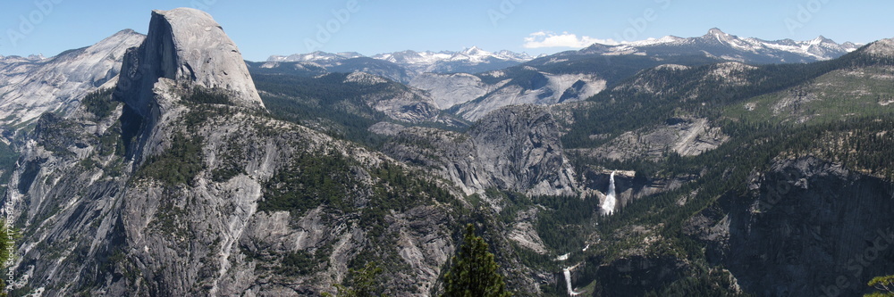 yosemite valley from top mountain