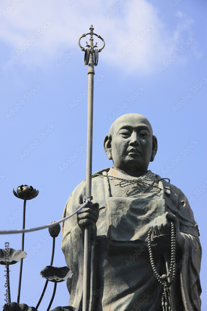 1000_F_17306613_btFSgoVqapgXJb