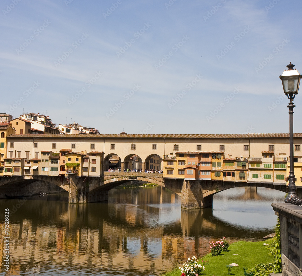 Ponte Vecchio and Streetlamp