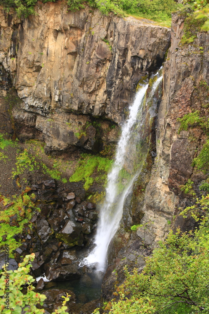 Obraz premium Wasserfall