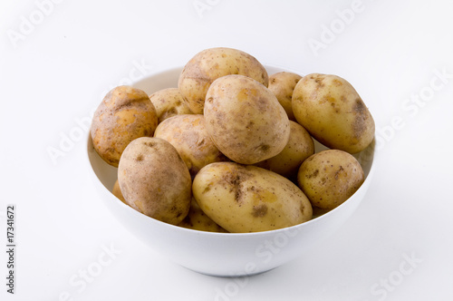 Kartoffeln in Schüssel