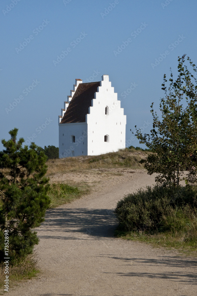 Obraz premium Tilsandede Kirke