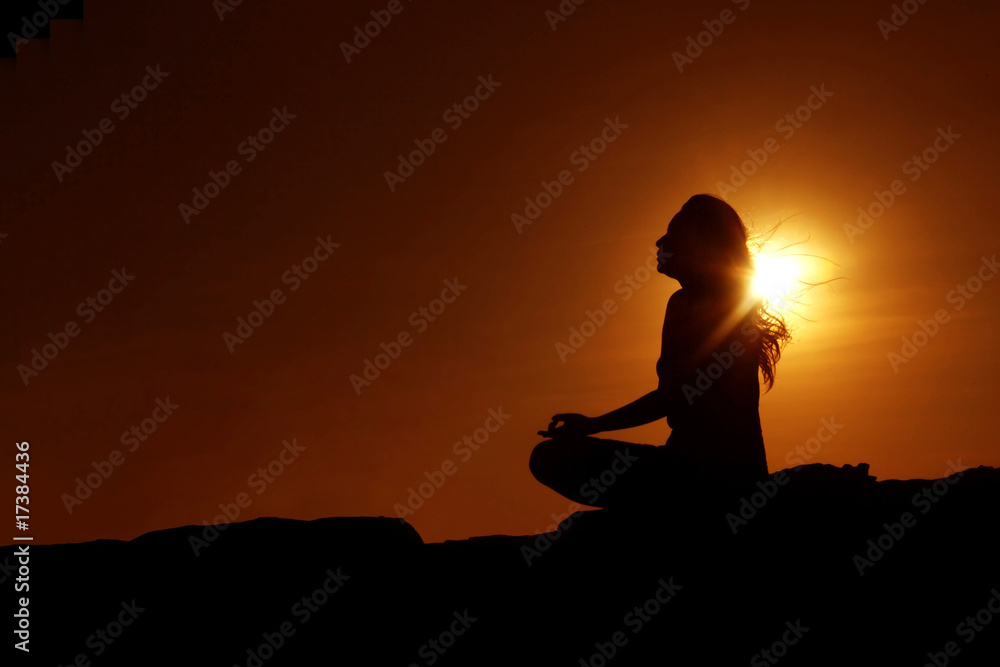 Fototapeta premium yoga on sunset