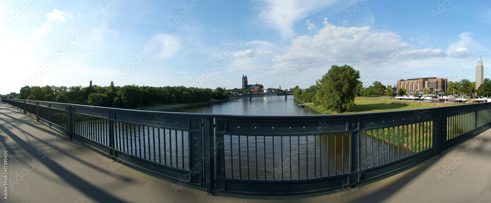 Blick von der Sternbrücke in Magdeburg