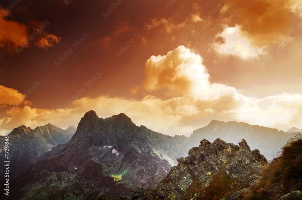 Fototapeta premium Mountains sunset landscape