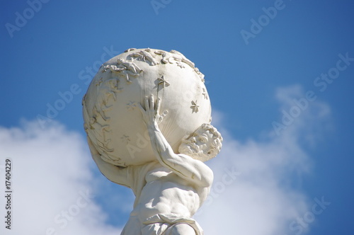 Konstfotografi statue d'Atlas supportant le monde.