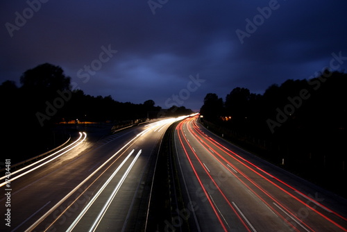 autobahn bei nacht