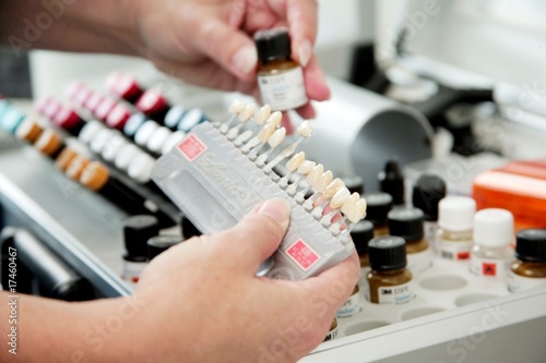 Dental technican