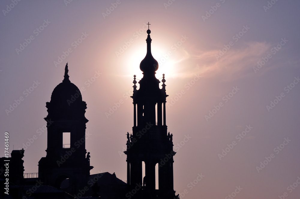 Hofkirche in Dresden bei Sonnenuntergang Hofkirche in Dresden bei Sonnenuntergang