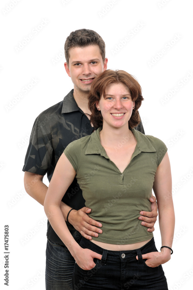 Freigestelltes Portrait eines jungen freundlichen Paares