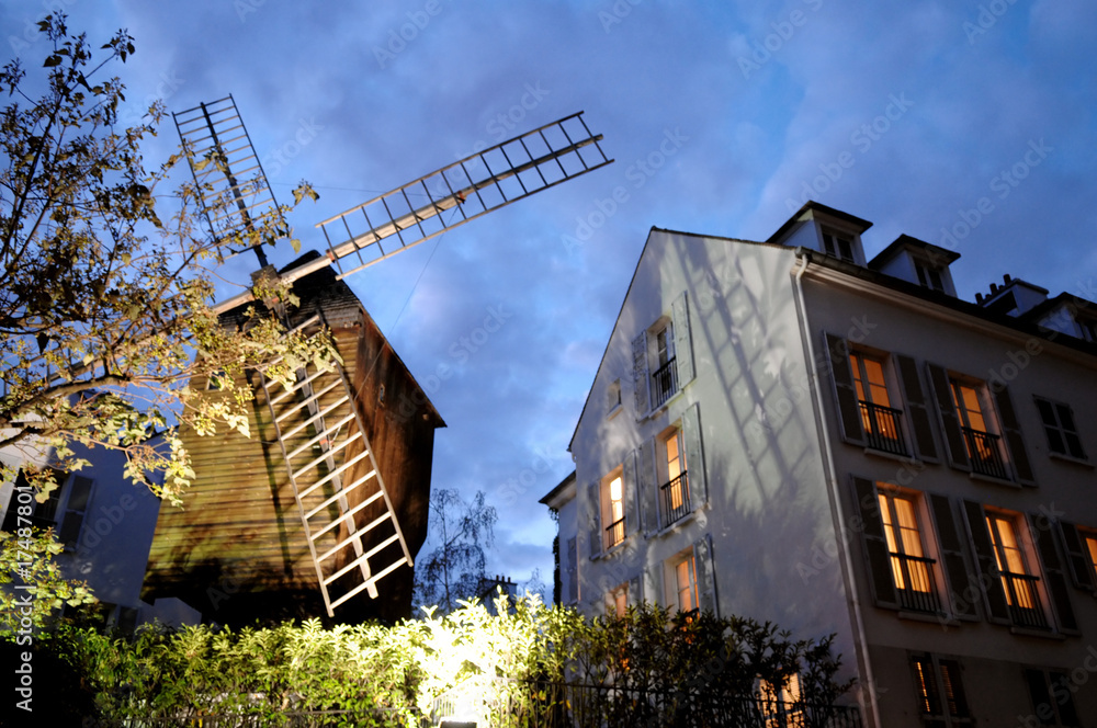 paris nearby montmartre
