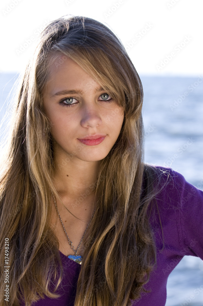 Mädchen Portrait am See Mädchen Portrait am See