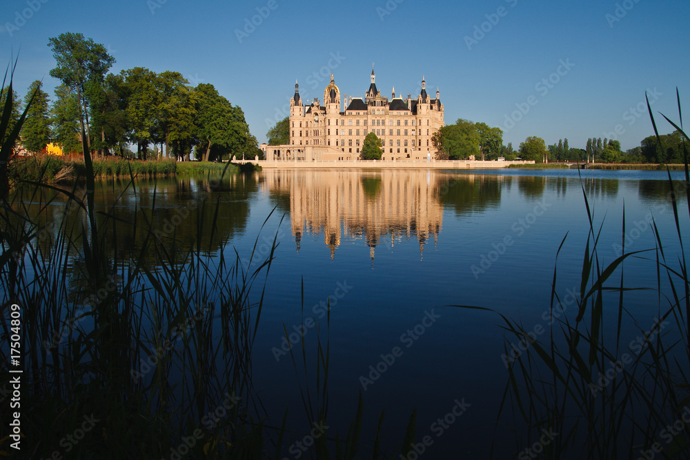 Fototapeta premium Schloß im See