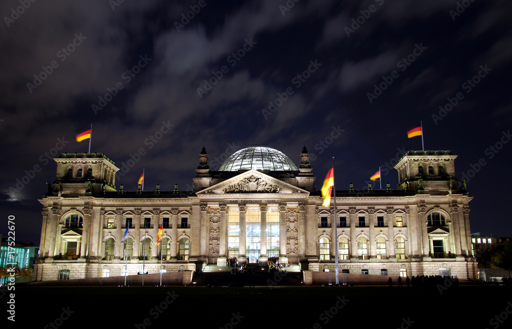 Fototapeta premium german berlin reichstag by night
