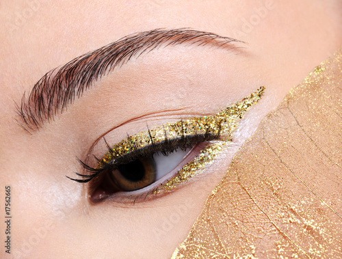 Golden fashion eye  make-up