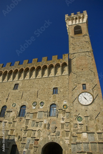 Toscana: Palazzo dei Vicari a Scarperia nel Mugello 2 photo