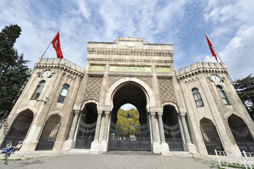 Canvas Print Entrance to Istanbul University