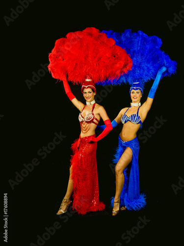 vegas showgirls dancing